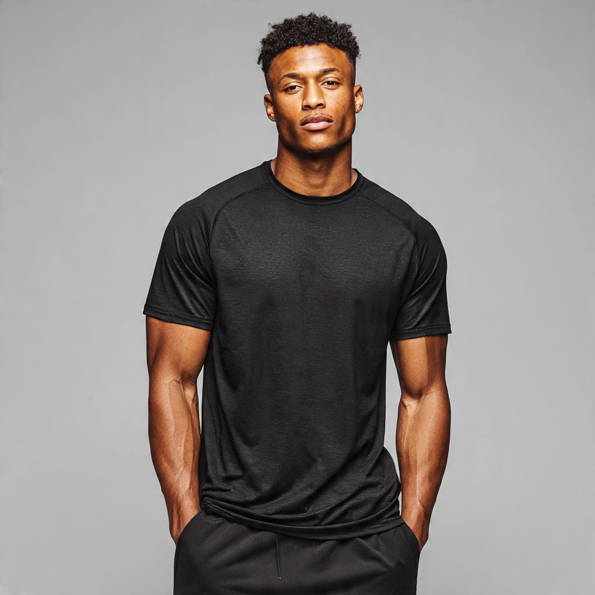 Camiseta Dry Fit com Ajuste ao Corpo e Tecido Respirável - Preta